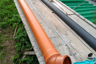 Монтаж ливневой канализации частного дома из труб ПВХ