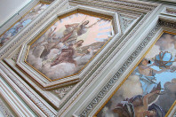 Оформление потолка в стиле 18 века